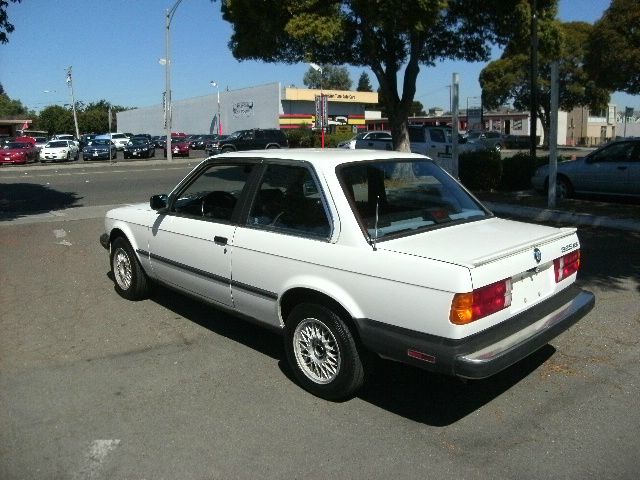 BMW 3 series 1986 photo 1