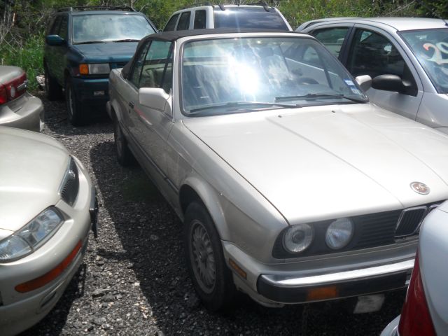 BMW 3 series 2WD Crew Cab 126.0 LT W/1lt Convertible