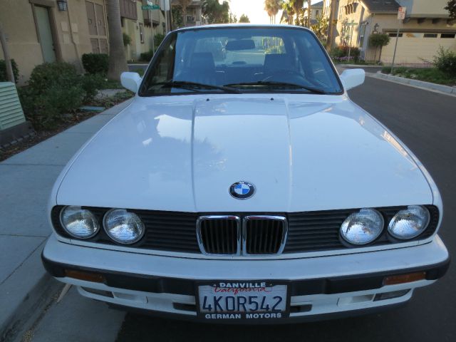 BMW 3 series 1990 photo 2