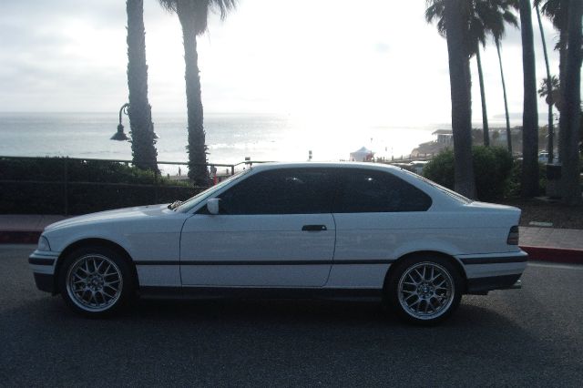 BMW 3 series 1994 photo 3