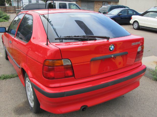 BMW 3 series 4x4 LTZ Hatchback