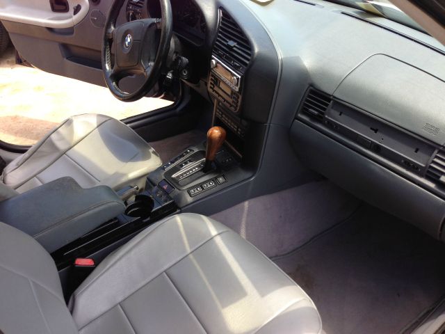 BMW 3 series SE Automatic 4X4 Beutiful Sedan