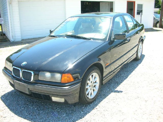 BMW 3 series SE Automatic 4X4 Beutiful Sedan