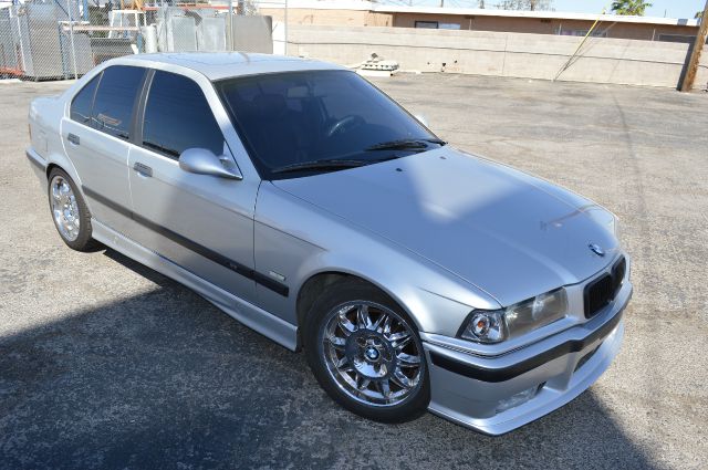 BMW 3 series 1998 photo 1