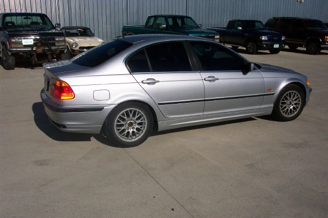 BMW 3 series SE Automatic 4X4 Beutiful Sedan