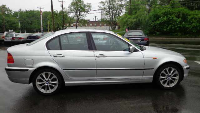 BMW 3 series 2003 photo 2
