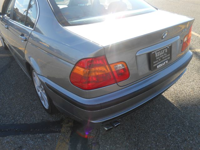 BMW 3 series 4WD 4dr Heat Sedan