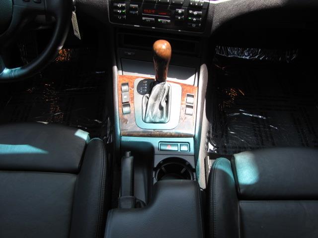 BMW 3 series 2004 photo 2