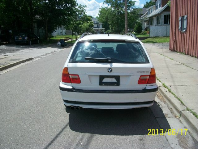 BMW 3 series 323i 4dr Sdn Sedan Wagon