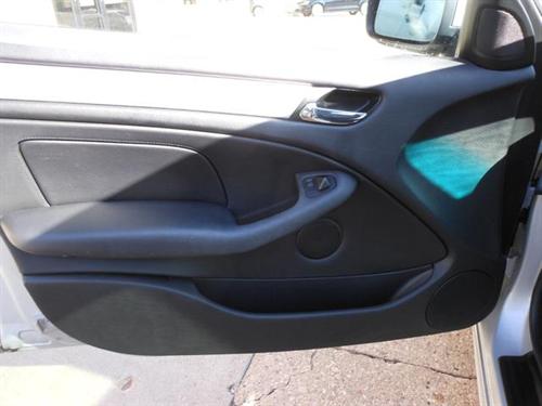 BMW 3 series 2005 photo 2