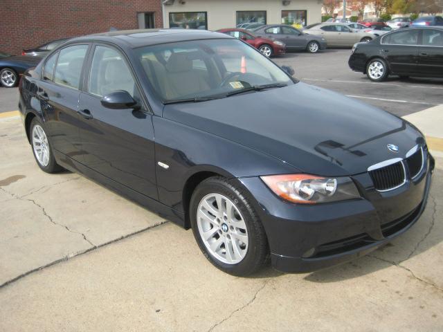 BMW 3 series Base Sedan