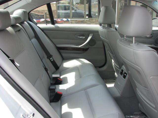 BMW 3 series Sport-awd-2nd Bench-third-1 Owner Sedan