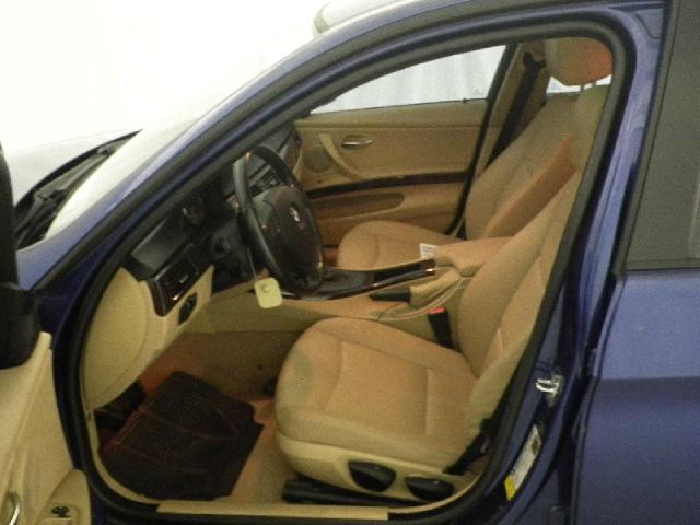 BMW 3 series SE Automatic 4X4 Beutiful Sedan