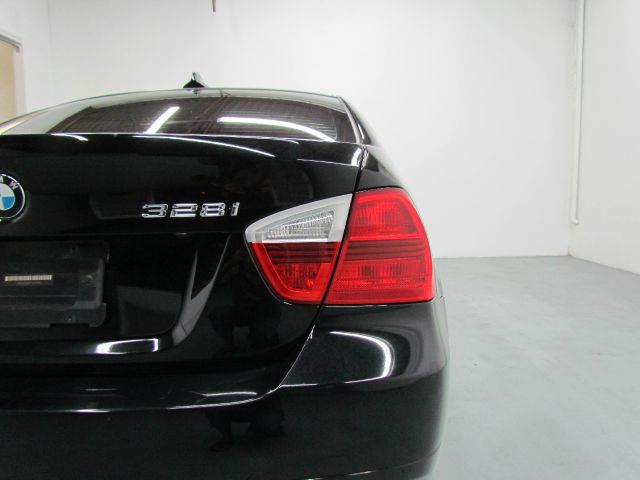 BMW 3 series SE Automatic 4X4 Beutiful Sedan