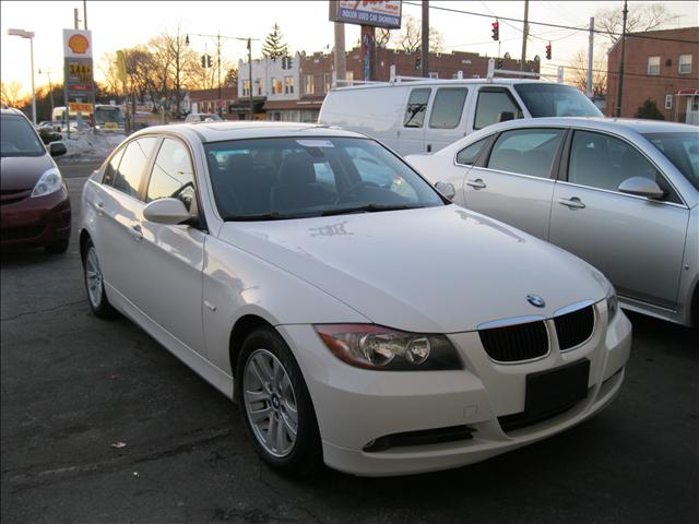 BMW 3 series SE Automatic 4X4 Beutiful Sedan