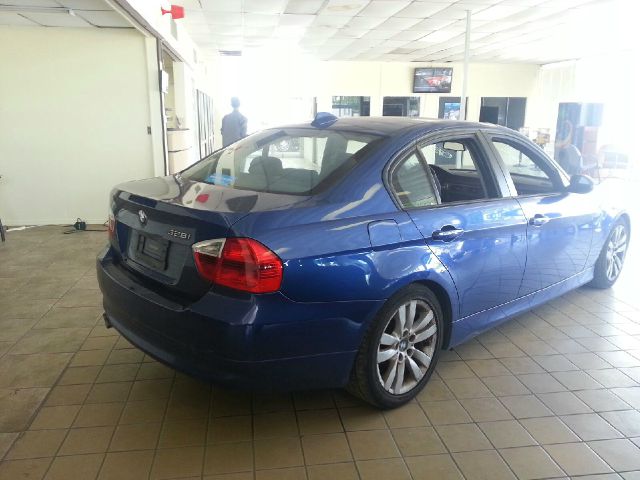 BMW 3 series SE Automatic 4X4 Beutiful Sedan