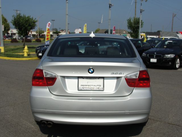 BMW 3 series SE Automatic 4X4 Beutiful Sedan