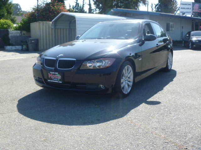 BMW 3 series SE Automatic 4X4 Beutiful Sedan