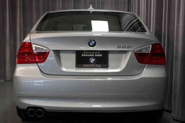 BMW 3 series SE Automatic 4X4 Beutiful Sedan