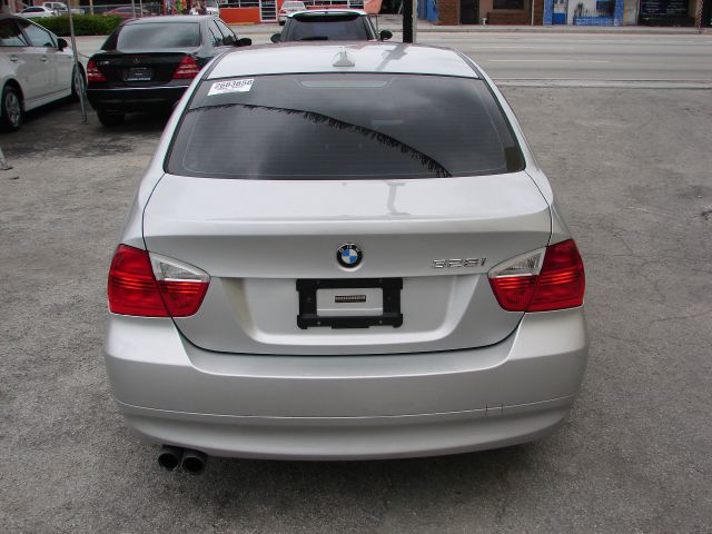BMW 3 series SE Automatic 4X4 Beutiful Sedan