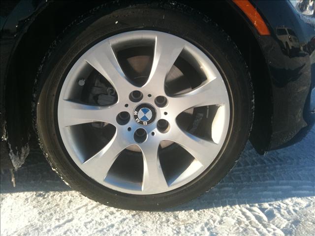 BMW 3 series 2009 photo 2