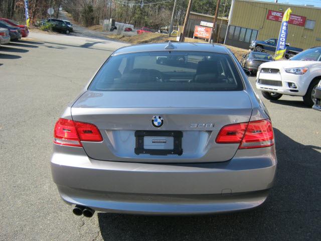 BMW 3 series 2009 photo 2