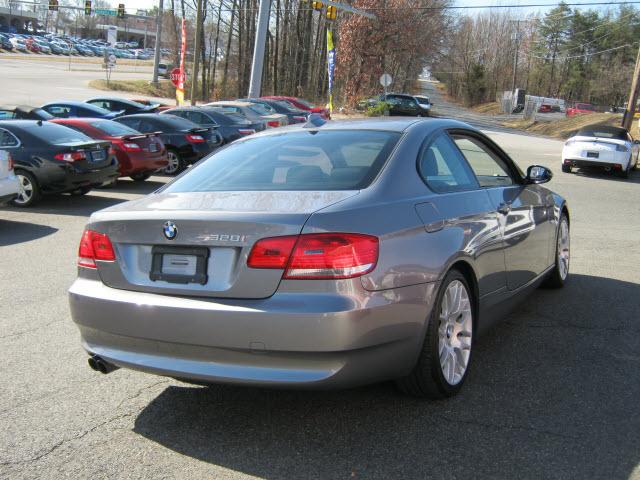 BMW 3 series 2009 photo 3