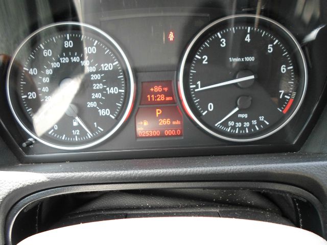 BMW 3 series Supercab-short-xlt-4wd-e85-sync-1 Owner Sedan