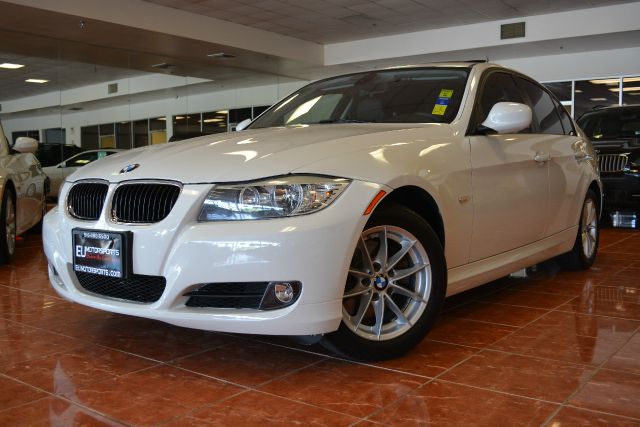 BMW 3 series 2010 photo 2