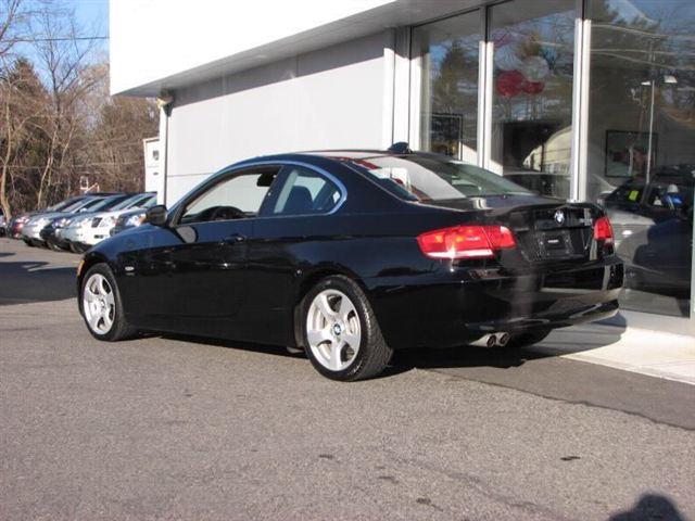 BMW 3 series 2010 photo 2