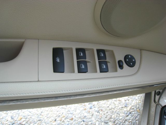 BMW 3 series 2010 photo 11