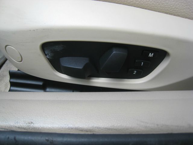 BMW 3 series 2010 photo 9