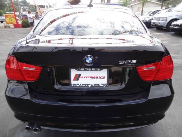 BMW 3 series 2010 photo 3