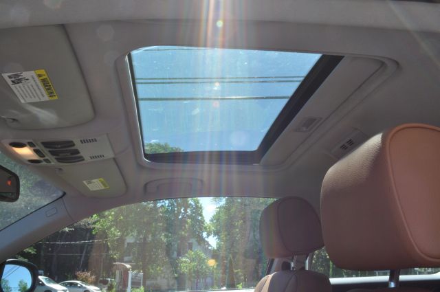 BMW 3 series 2010 photo 16