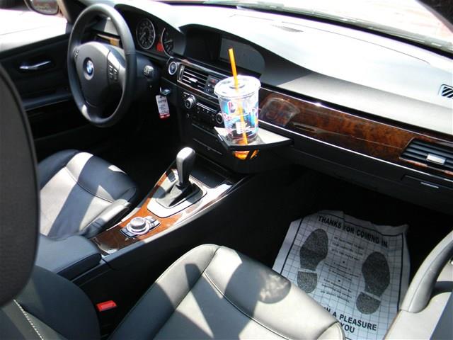 BMW 3 series 2010 photo 2