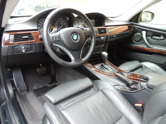 BMW 3 series 2010 photo 26