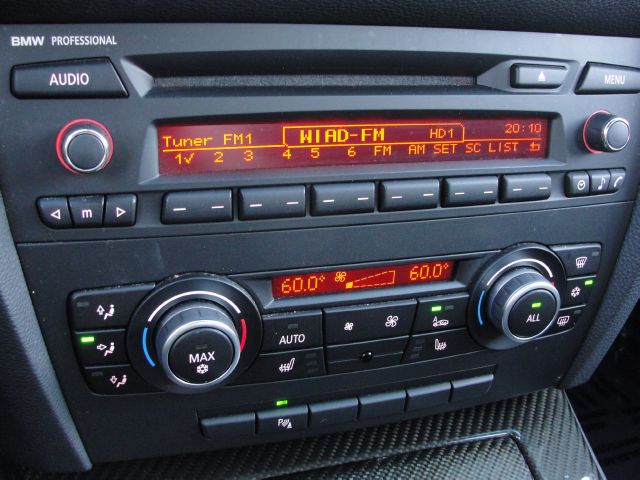 BMW 3 series 2010 photo 1