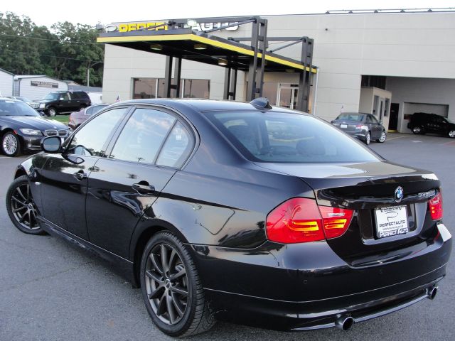 BMW 3 series 2010 photo 26
