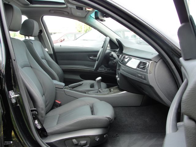 BMW 3 series 2010 photo 4