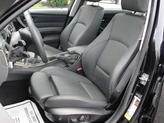 BMW 3 series 2010 photo 9