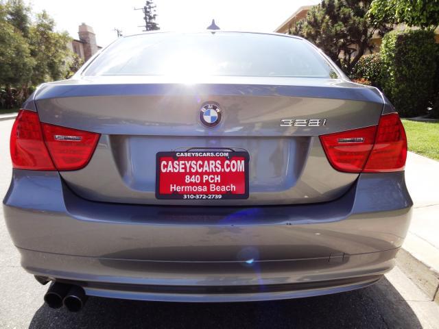 BMW 3 series 2010 photo 2