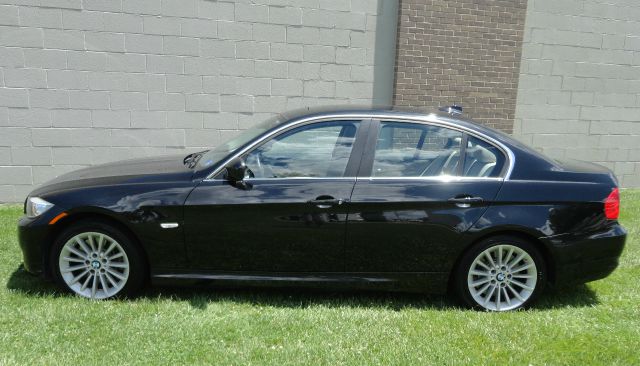 BMW 3 series 2010 photo 2