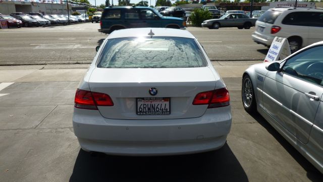 BMW 3 series 2010 photo 3