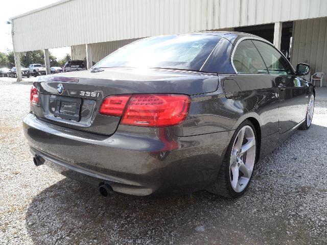 BMW 3 series 2011 photo 2