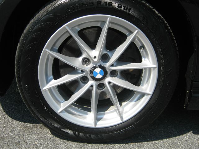BMW 3 series 2011 photo 23