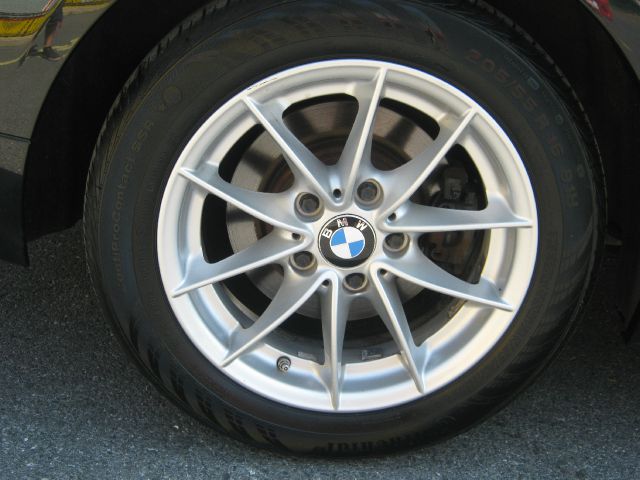 BMW 3 series 2011 photo 24