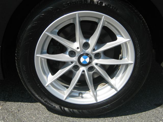BMW 3 series 2011 photo 25