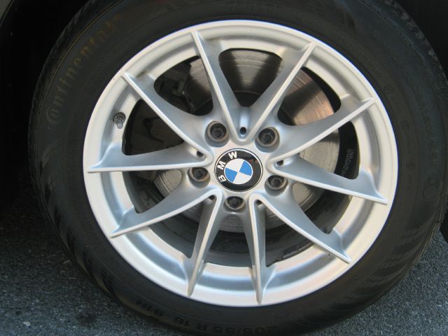 BMW 3 series 2011 photo 36