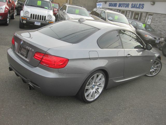 BMW 3 series 2011 photo 0
