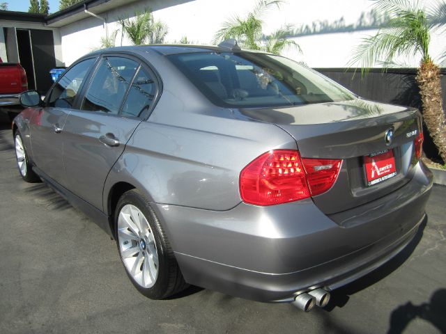 BMW 3 series 2011 photo 4